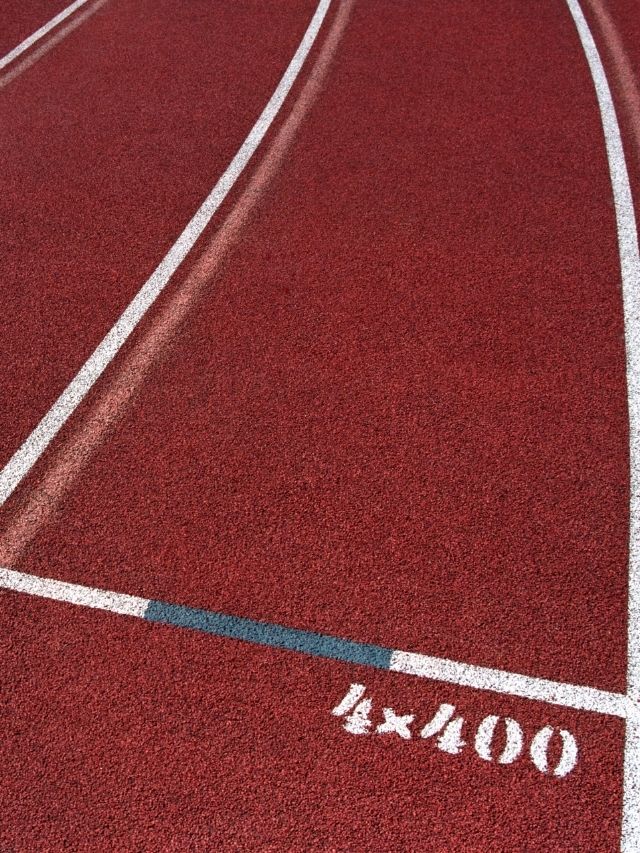 400 number on a track