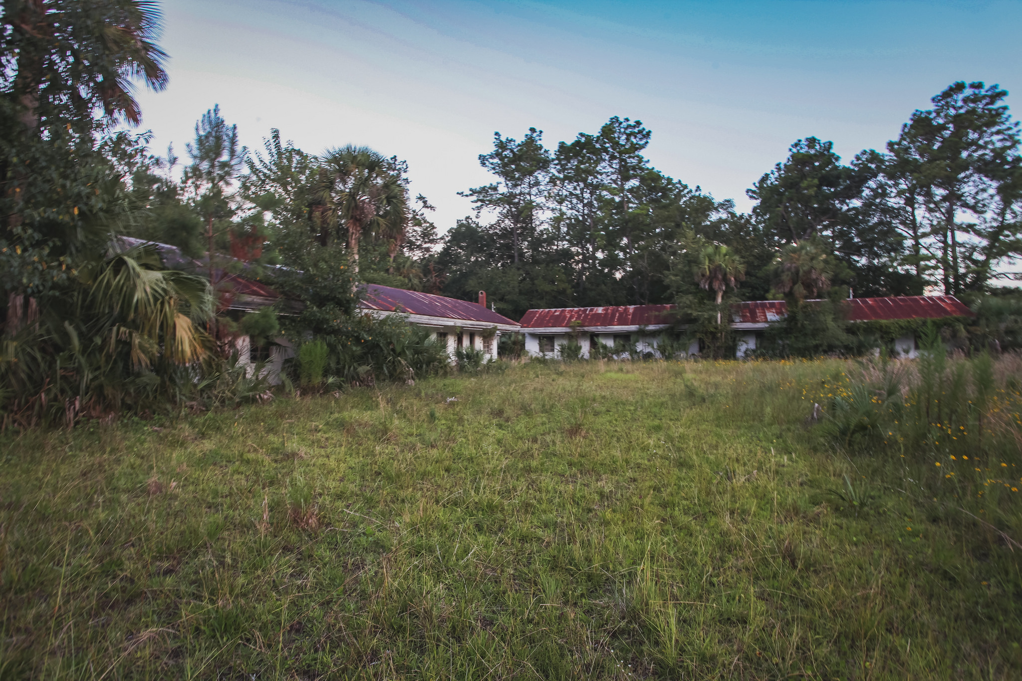 Riverside Motel