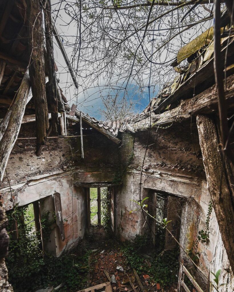 Villa de Vecchi: The Abandoned Haunted Mansion of Cortenova, Italy