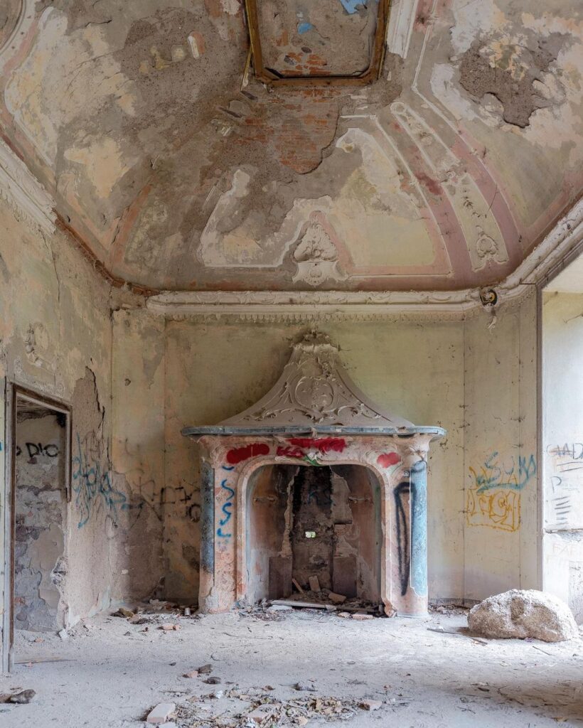 Villa de Vecchi: The Abandoned Haunted Mansion of Cortenova, Italy