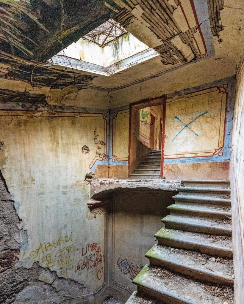 Villa de Vecchi: The Abandoned Haunted Mansion of Cortenova, Italy