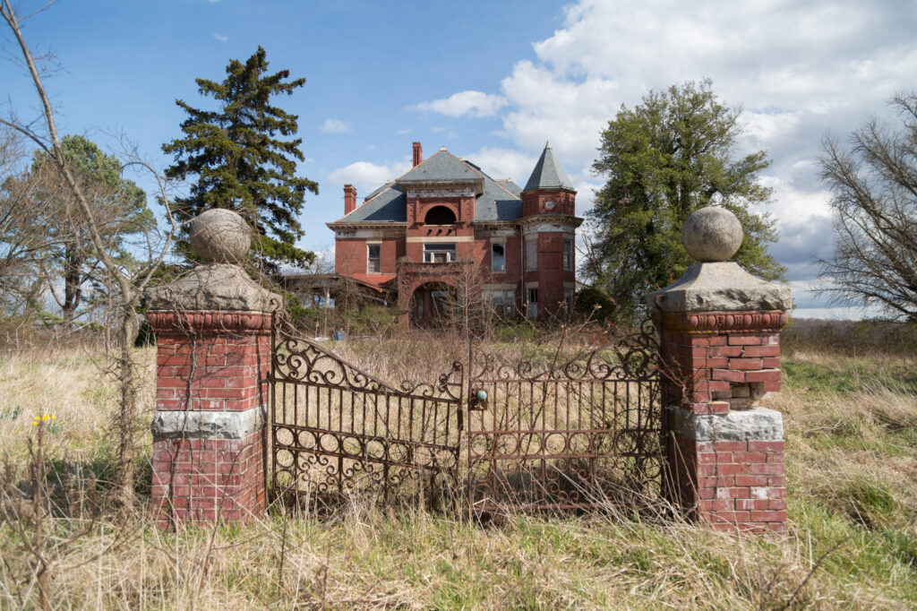 Abandoned Dunnington Mansion in Virginia