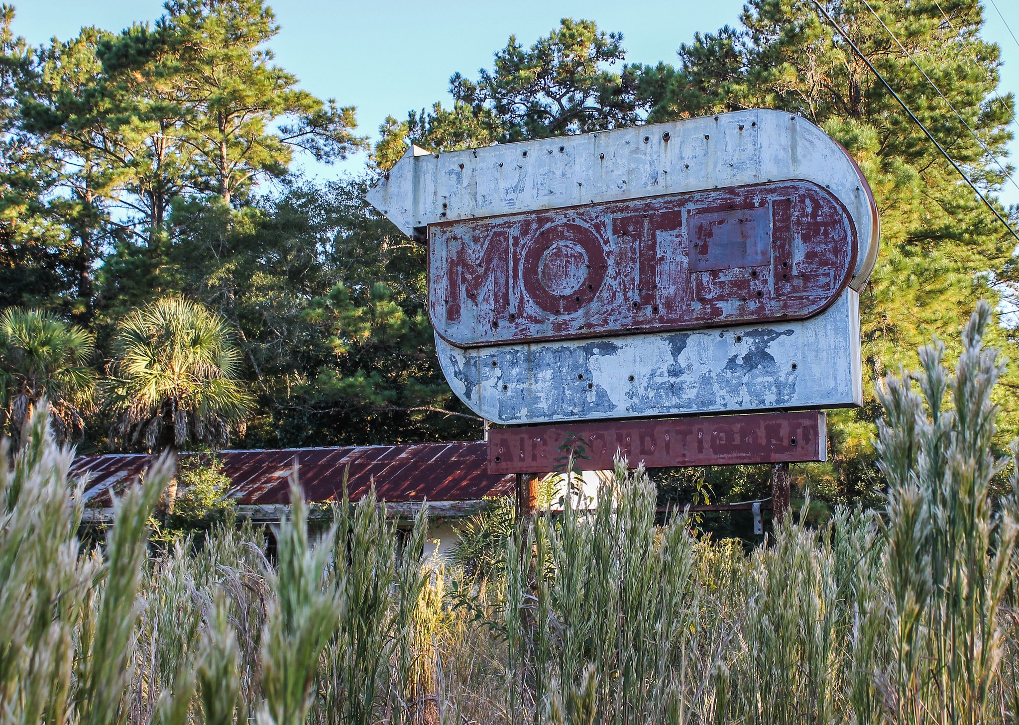 Riverside Motel